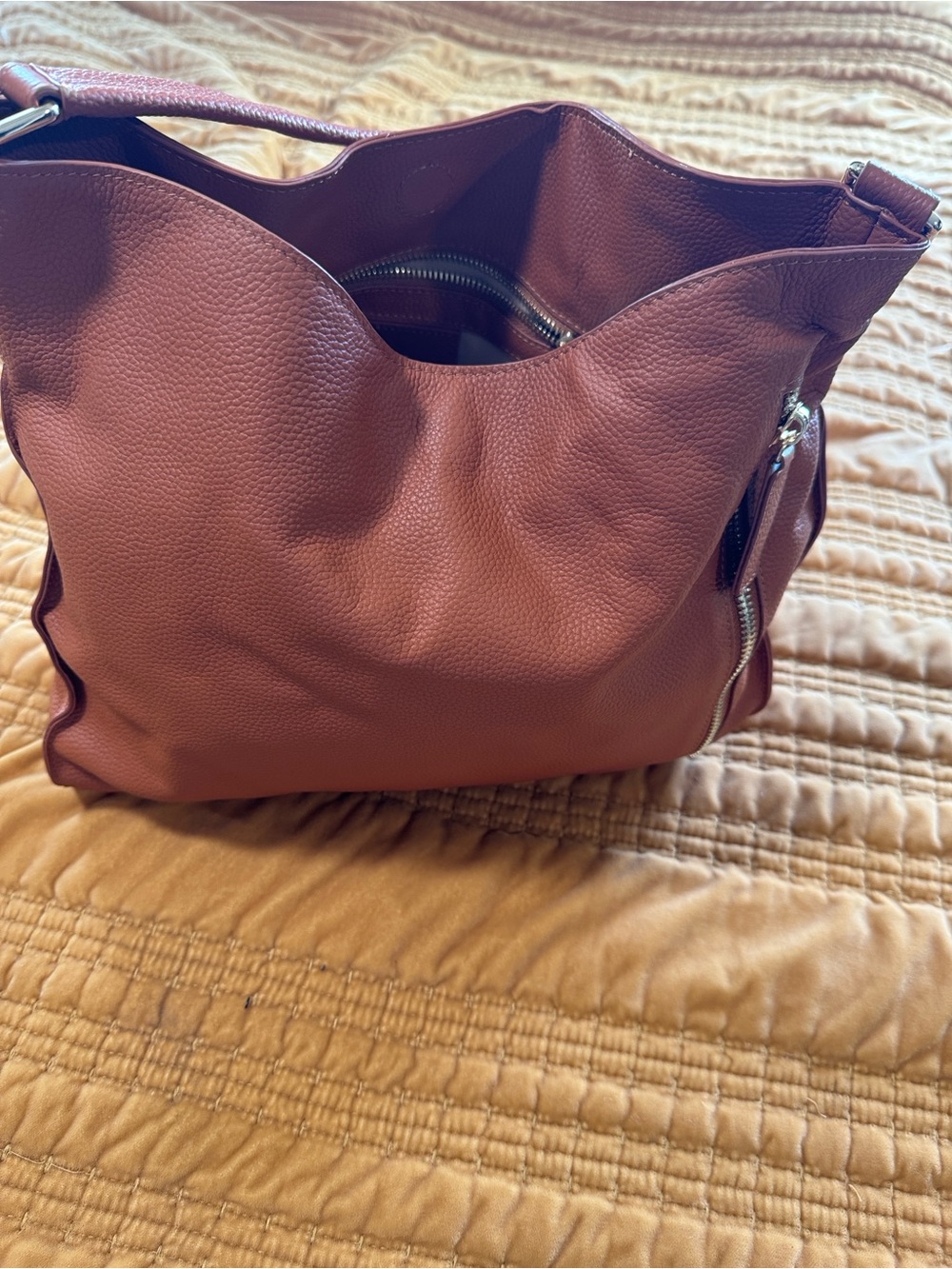 Pebbled Shoulder Hobo in Mauve
